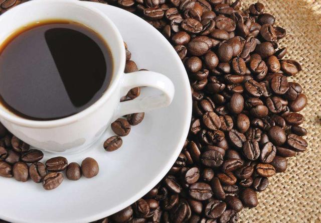 咖啡的历史很长，卡布奇诺就是加了很多奶沫